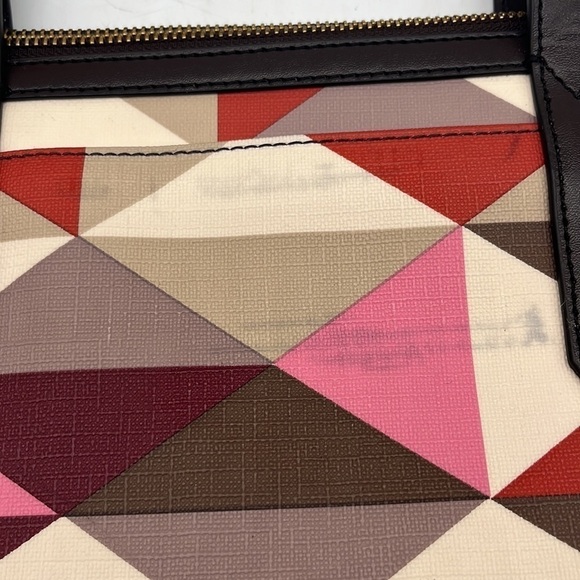 Fossil Geometric Patterned Plastic Coated Tote Bag. MCB4528C - Picture 10 of 16